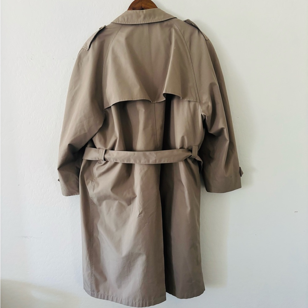 Christian Dior Tan Trench Coat 🧥 - Picture 3 of 13